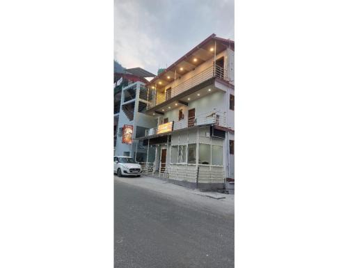 Gobind Dham House | Gaurs home stay badrinath Highway, Pandukeshwar