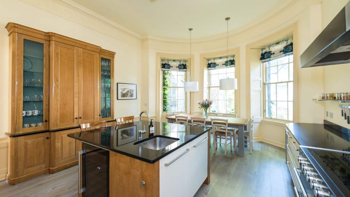 New Town Cottage | Gayfield Place Apartment- sleeps 6 guests