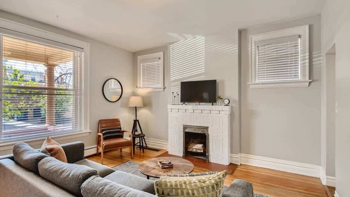 City Park Apartment | Gaylord by Modern Midstay/1Block to CityPark #G1
