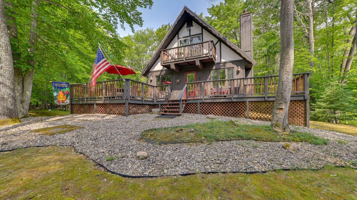 Michaywe Cabin | Gaylord Cabin w/Game Room + Lake Access!