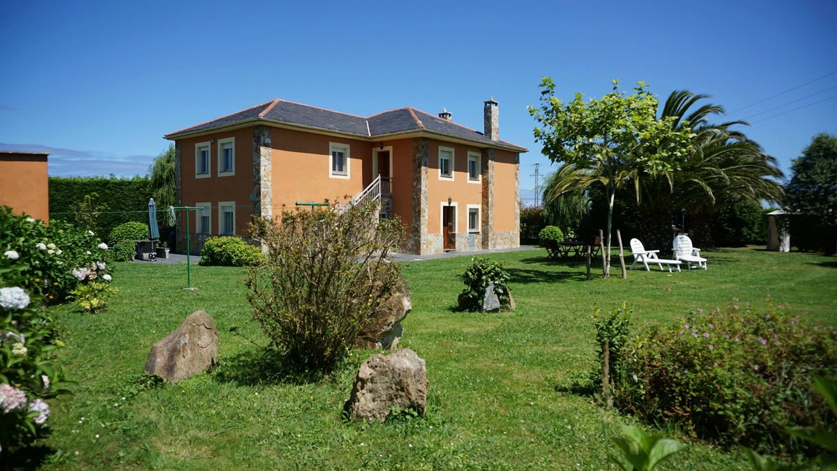 Campos y Salave Apartment | GAYOL 1 HOUSE, WITH BARBECUE AND NEAR THE PORCÍA BEACH