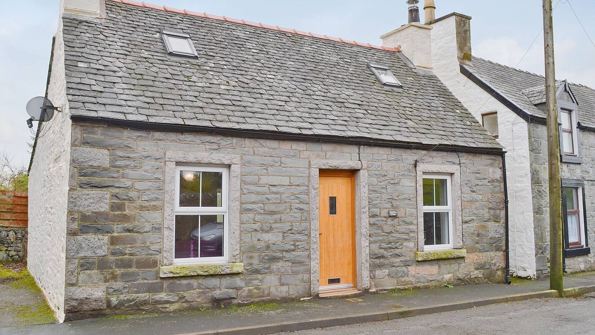 Saint John's Town of Dalry Cottage | 2 bedroom accommodation in Balmaclellan near Castle Douglas