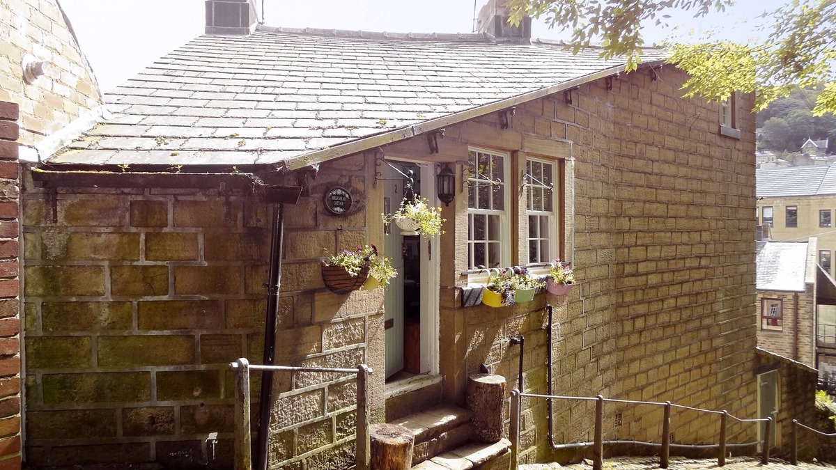 Wadsworth Cottage | 3 bedroom accommodation in Hebden Bridge Birkenhead Cottage