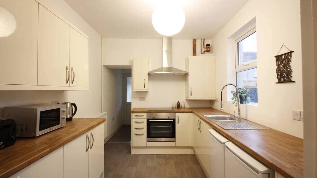Port Talbot Apartment | Talbot Steel - Place to Stay!