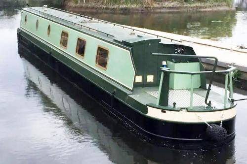 Cambridge Boat Rental | 35 m² Houseboat ∙ 2 bedrooms ∙ 6 guests