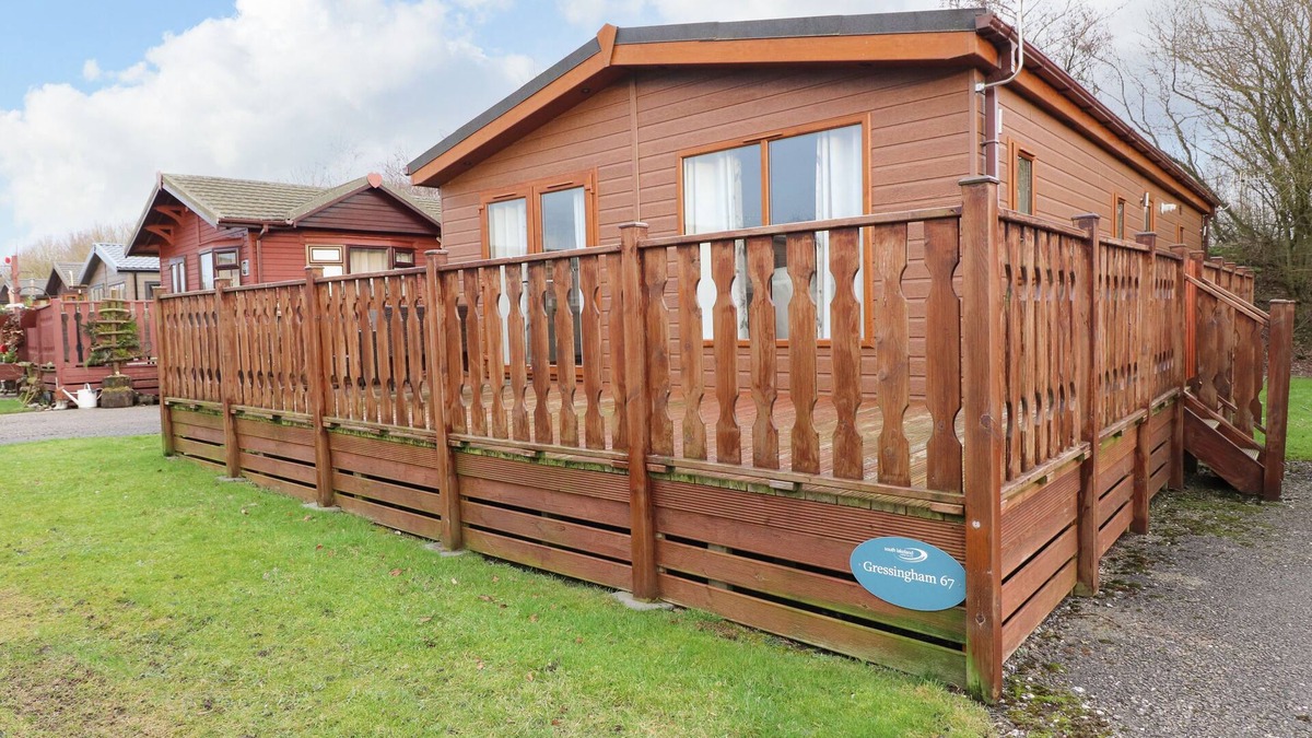 South Lakeland Leisure Village Cottage | 67 GRESSINGHAM, pet friendly, with pool in Warton