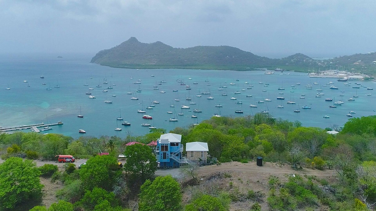 Argyle Apartment | One of the best locations on the island!!