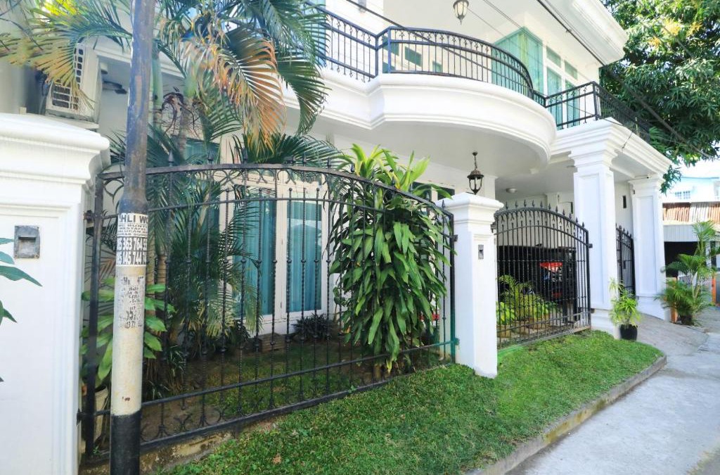 Losari House | Ge JacMart Homestay Makassar