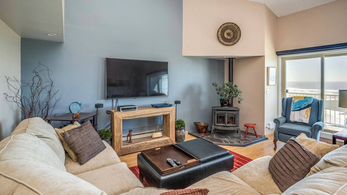 Gearhart Condo | Gearhart House G740. 5th floor condo with amazing ocean views
