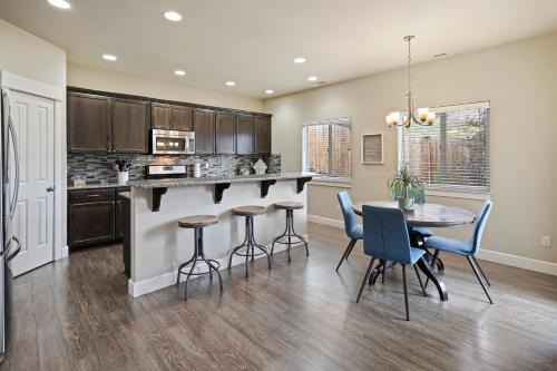 Southeast Bend House | Geary Getaway