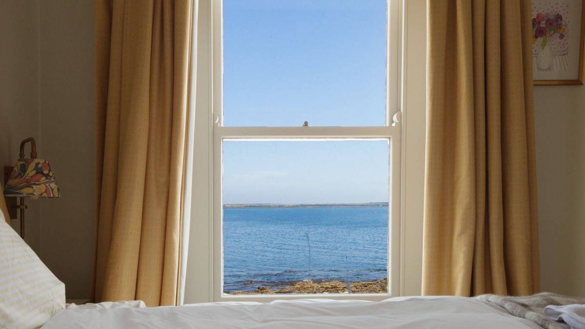 Castletown Cottage | Gee's Cottage - a seaside holiday cottage that sleeps 5 guests in 3 bedrooms