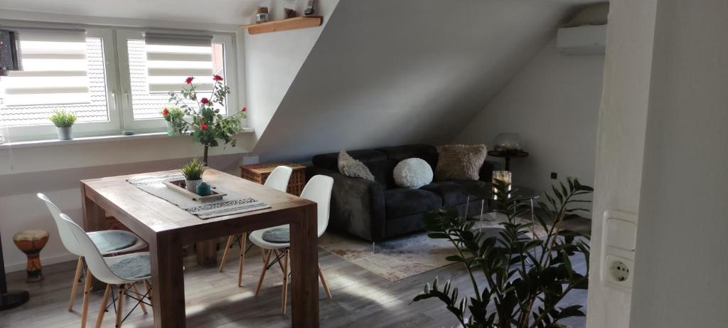 Burgthann Apartment | Gemütliche 5Pers Ferienwohnung "Am Steinbach" Nähe Nürnberg Ruhig und gute Anbindung