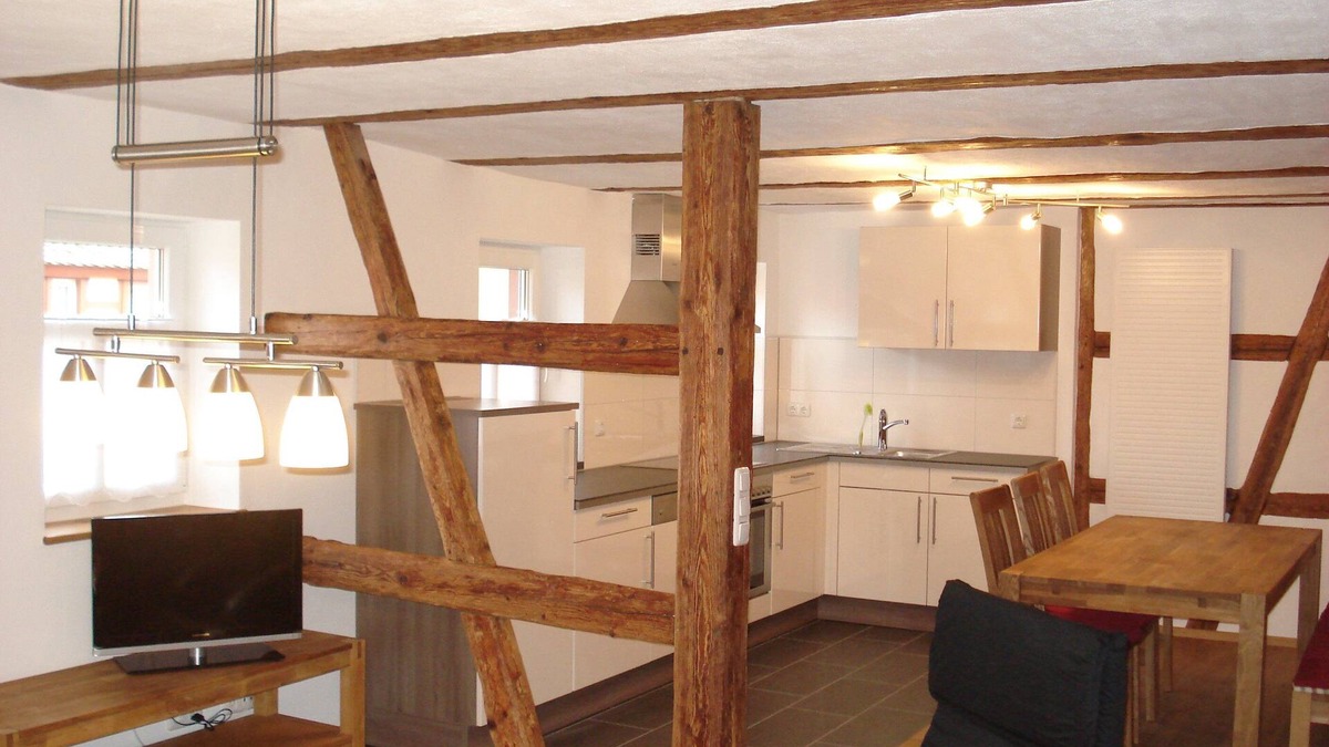 Reichardsroth Apartment | Gemütliche 72qm Ferienwohnung mit Terrasse; kostenfeies Parken und WLAN
