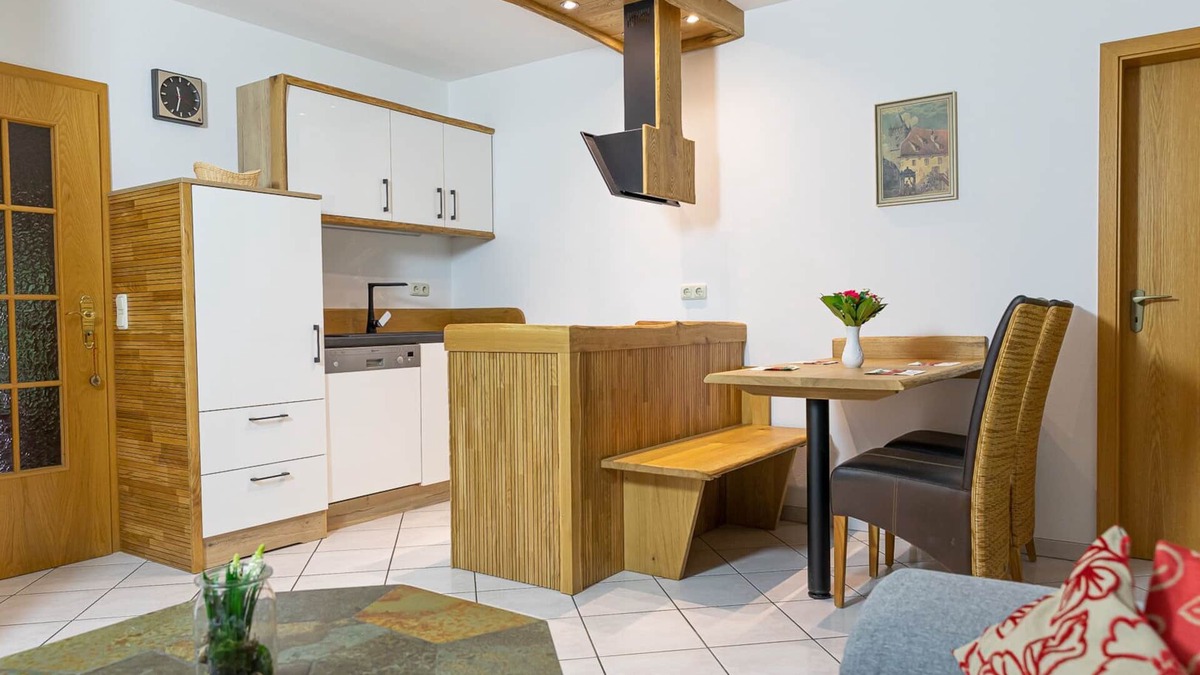 Altenkunstadt Apartment | Gemütliche Ferienwohnung (40qm) mit Terrasse & Garten