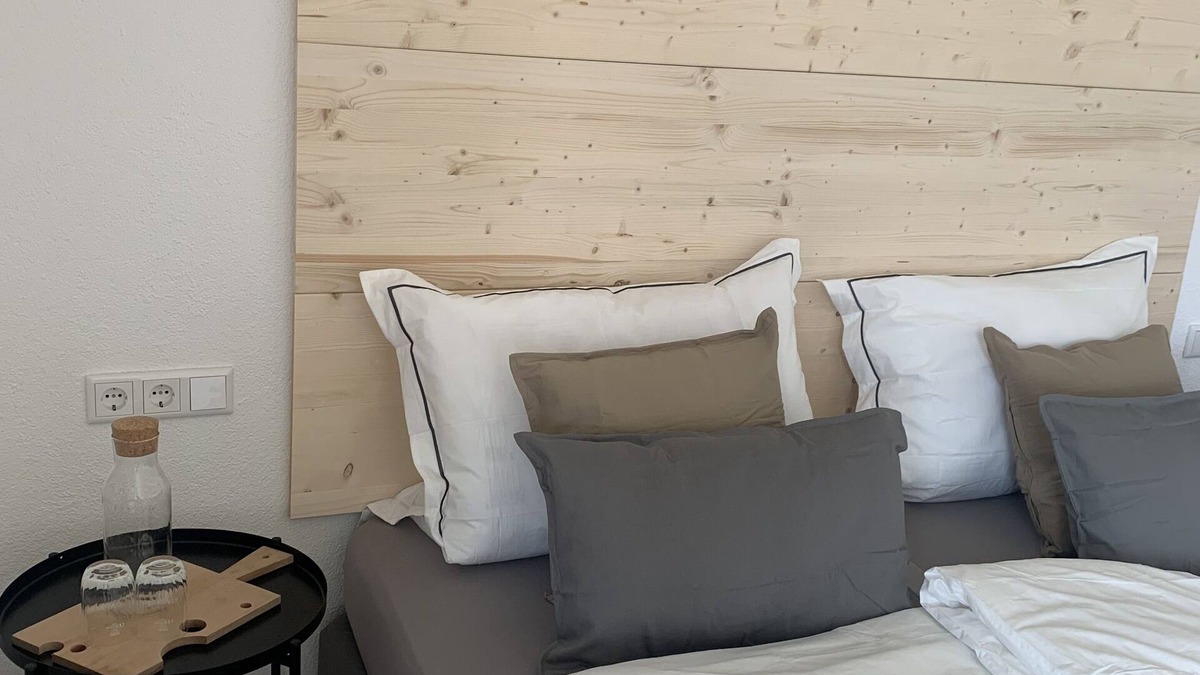 Herbertingen Apartment | Gemütliche Ferienwohnung mit Balkon am Donauradweg