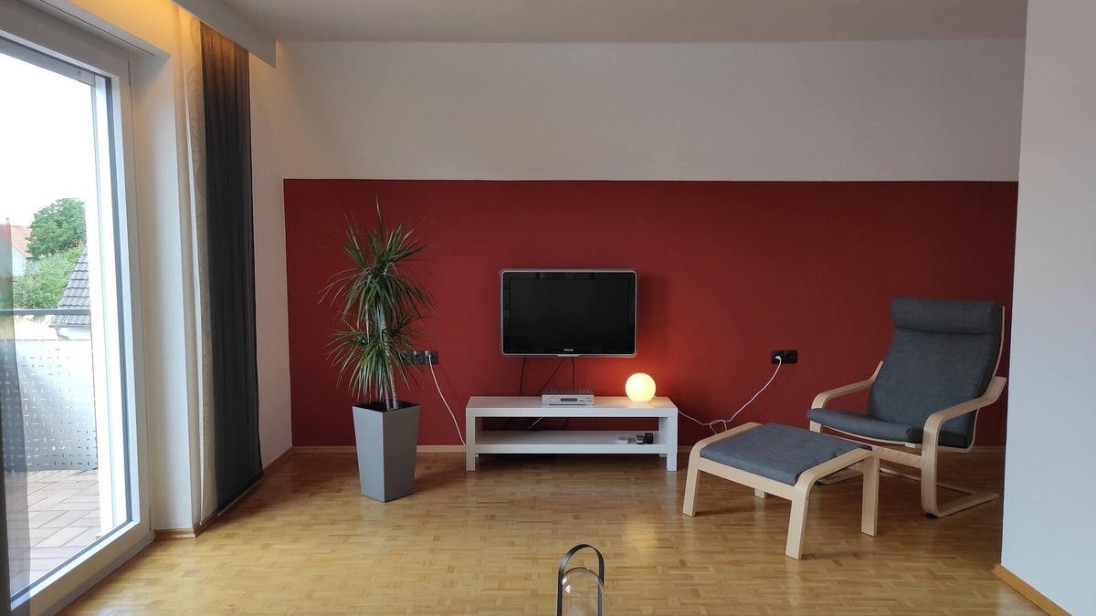 Wiesenbronn Apartment | Gemütliche Ferienwohnung mit Balkon für bis zu 4 Personen