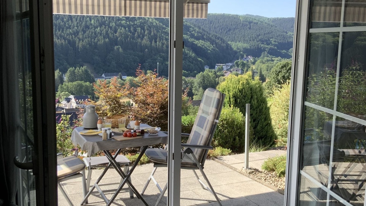 Birresborn Apartment | Gemütliche Ferienwohnung mit Traumhaftem Blick ins Kylltal