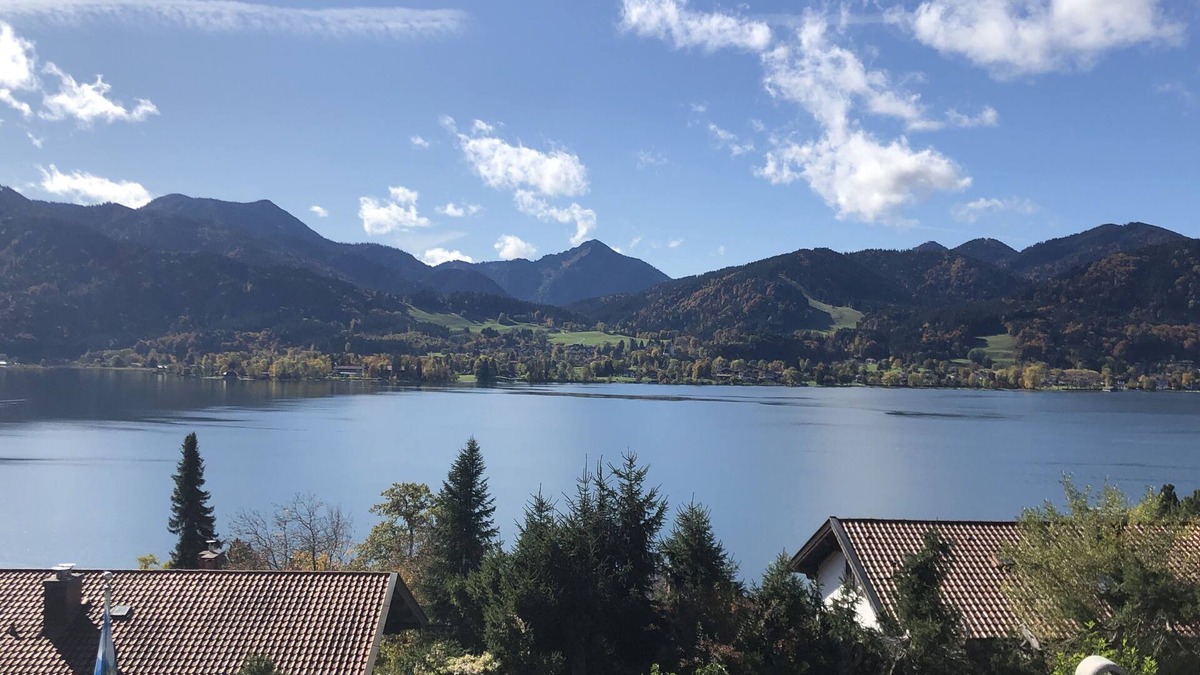 Tegernsee Apartment | Gemütliche Ferienwohnung in Tegernsee mit See- und Bergblick