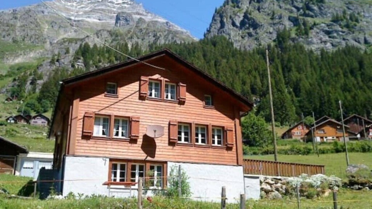 Silenen Apartment | Gemütliche Ferienwohnung auf der Golzernalp im Wunderschönen Maderanertal