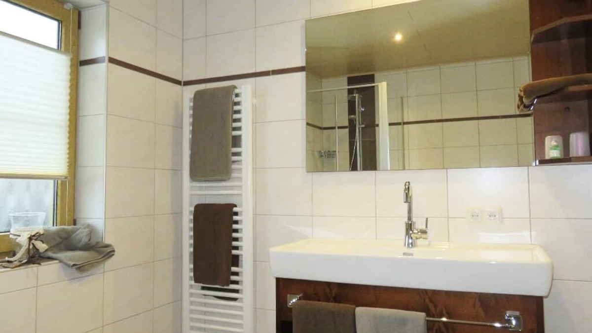 Thening Apartment | Gemütliche FeWo (55 m2) mit herrlicher Aussicht und Brötchenservice