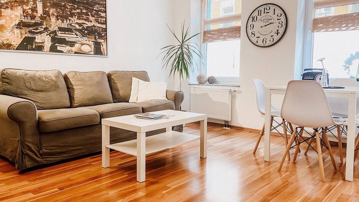 Lindenau Apartment | Gemütliche FeWo mit Balkon & WIFI