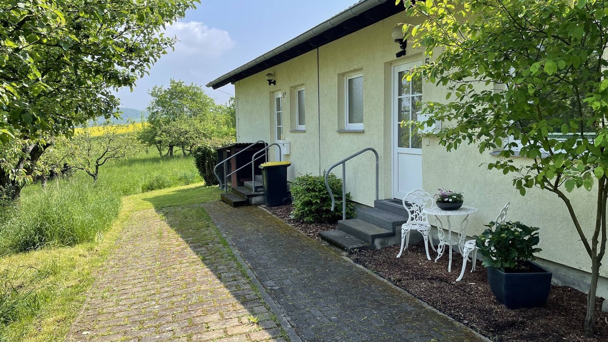 Biebernheim Apartment | Gemütliche Fewo, Ruhige Lage Direkt Über dem Rheintal Gegenüber der Loreley
