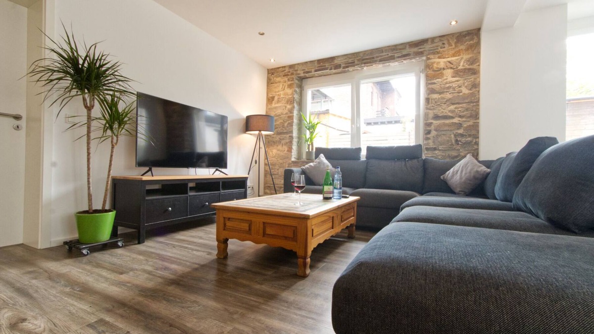 Wiehl Apartment | Gemütliche, Große, Zentrale Ferienwohnung im Ortskern