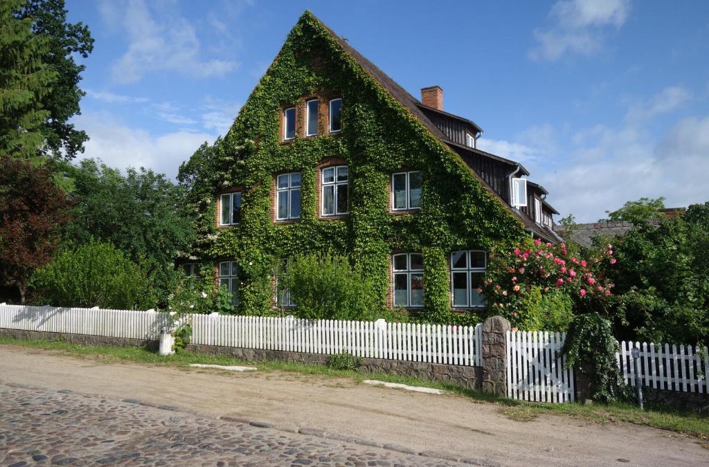 Sterley Apartment | Gemütliche Premium Öko Ferienwohnung in Resthof, super ausgestattet, keine Handwerker und Monteure