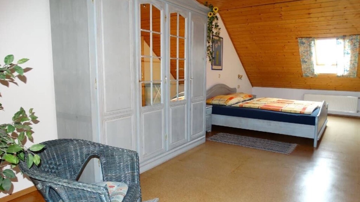 Ploessberg Apartment | Gemütliche und familienfreundliche Ferienwohnung 68 m2 für 2 - 5 Personen.