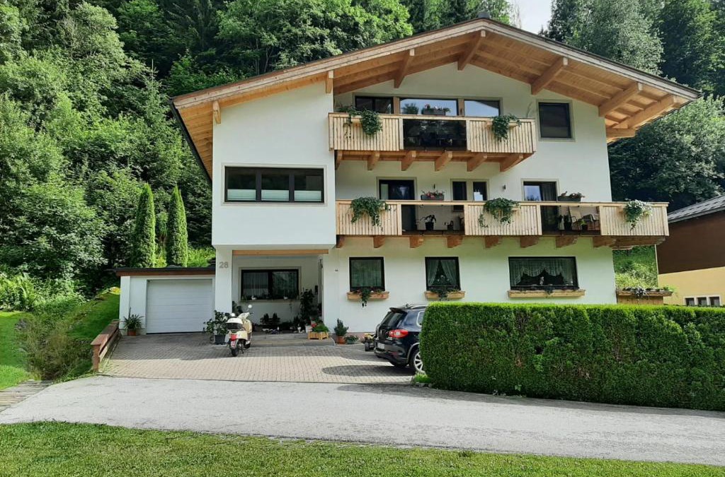 Thumersbach Apartment | Gemütliche Wohnung 10 Minuten vom See entfernt