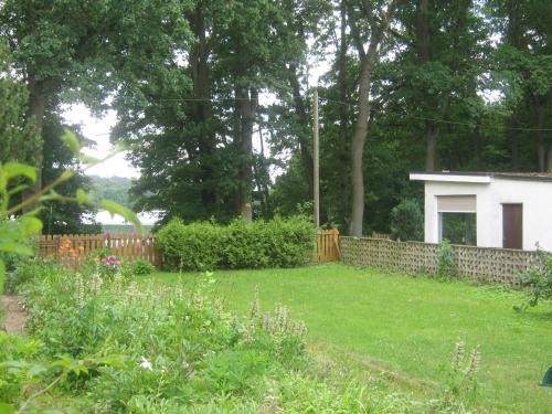 Crivitz Apartment | Gemütlicher Ferienbungalow In Seenähe