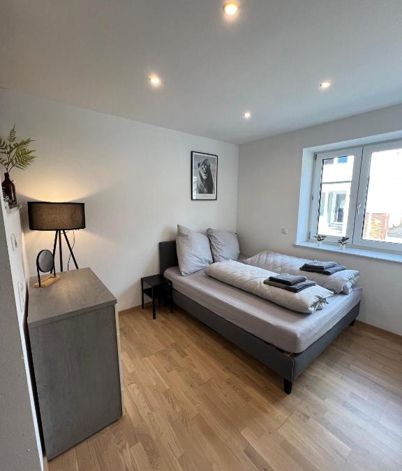 Neureut Sudlicher Teil Apartment | Gemütliches Studio-Apartment in Karlsruhe Neureut - Nähe Uni-KIT-Messe, Fußbodenheizung, Regendusche, Waschmaschine, Stellplatz