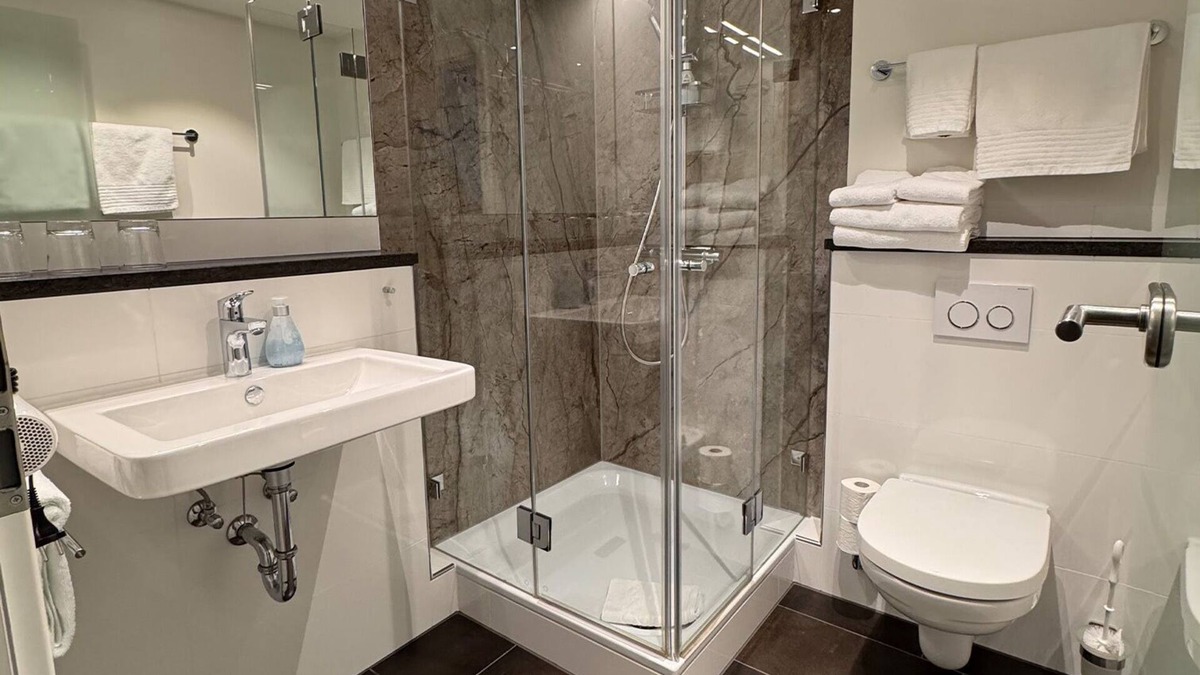 Busterbach Apartment | Gemütliches und modernes Doppelzimmer, mit Sitzecke, Sat-TV und Badezimmer