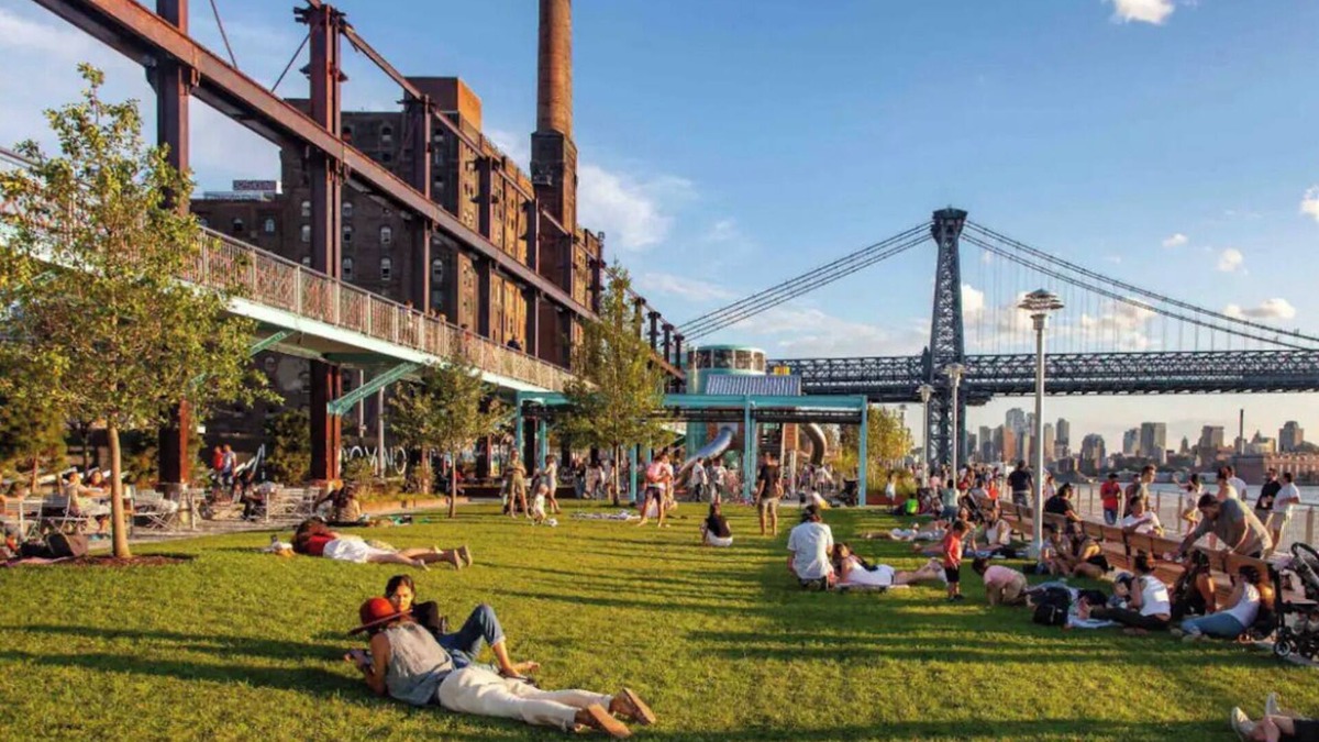 Williamsburg Apartment | Gem. Williamsburg 2 bedroom. 1 stop to Manhattan.