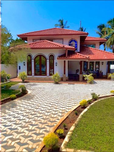 Uswetakeiyawa House | Gemlita Villa in Uswetakeiyawa