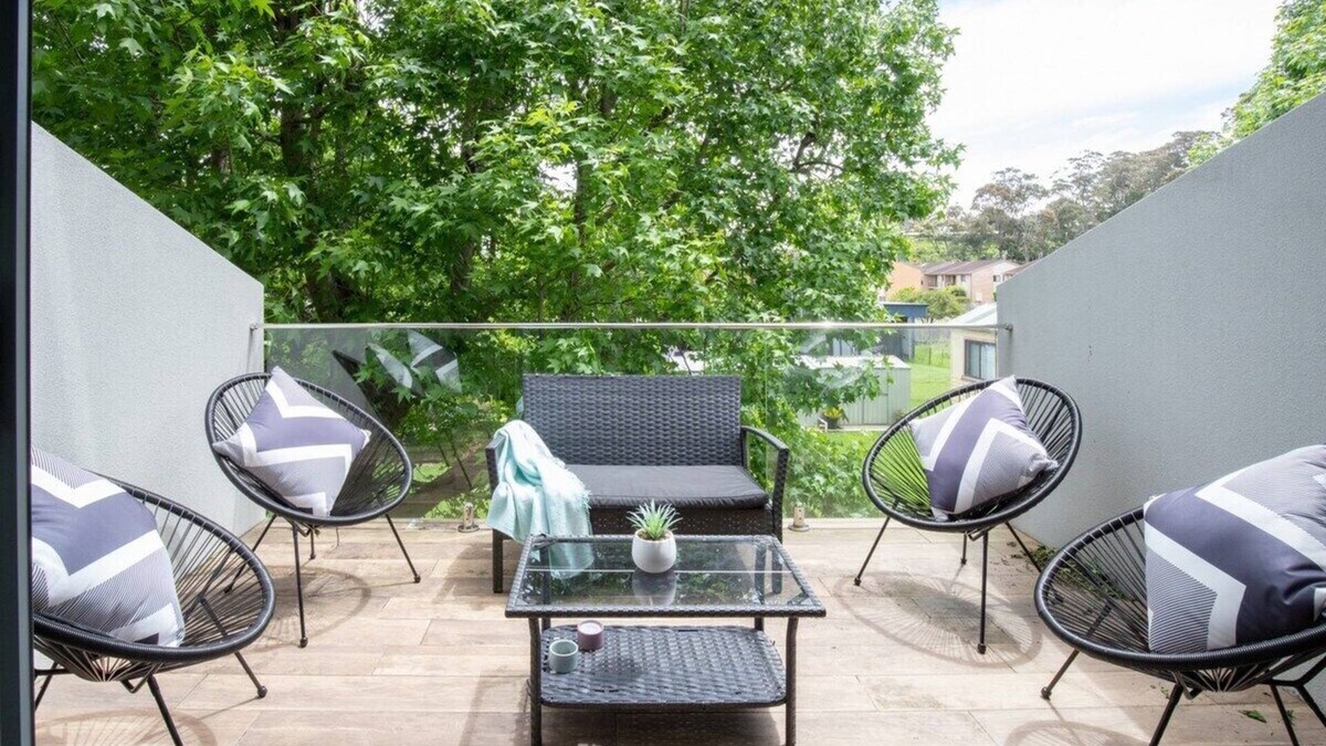 North Batemans Bay House | Generous 2-Bed Townhouse With A Private Balcony