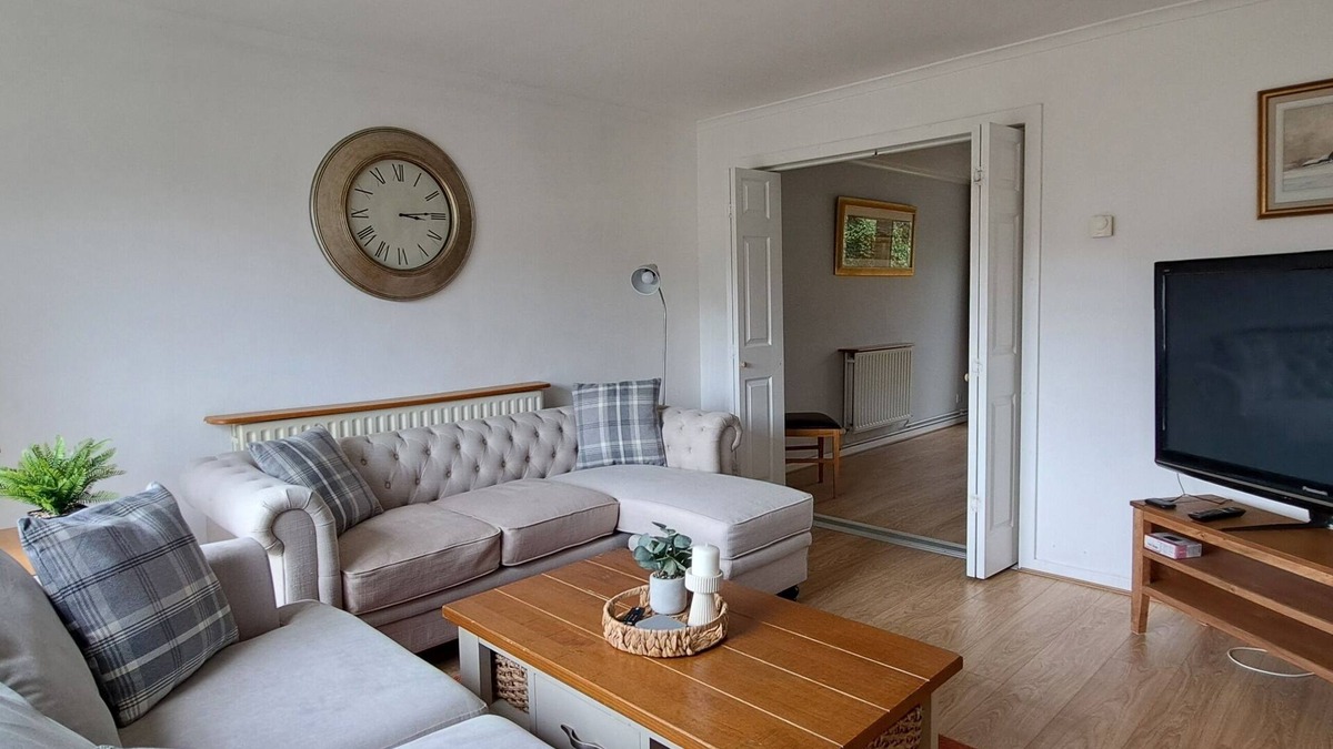 Sawtry House | Generous 3 bed in the heart of the village