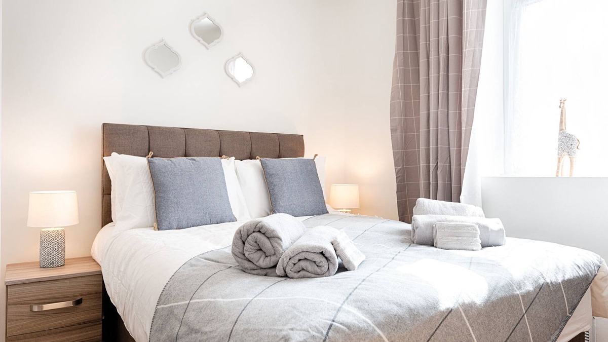 Landore House | Generous House near The Liberty Stadium