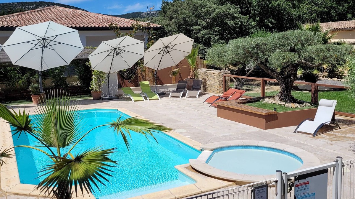 Quissac House | - GENEVRIER cottage -
