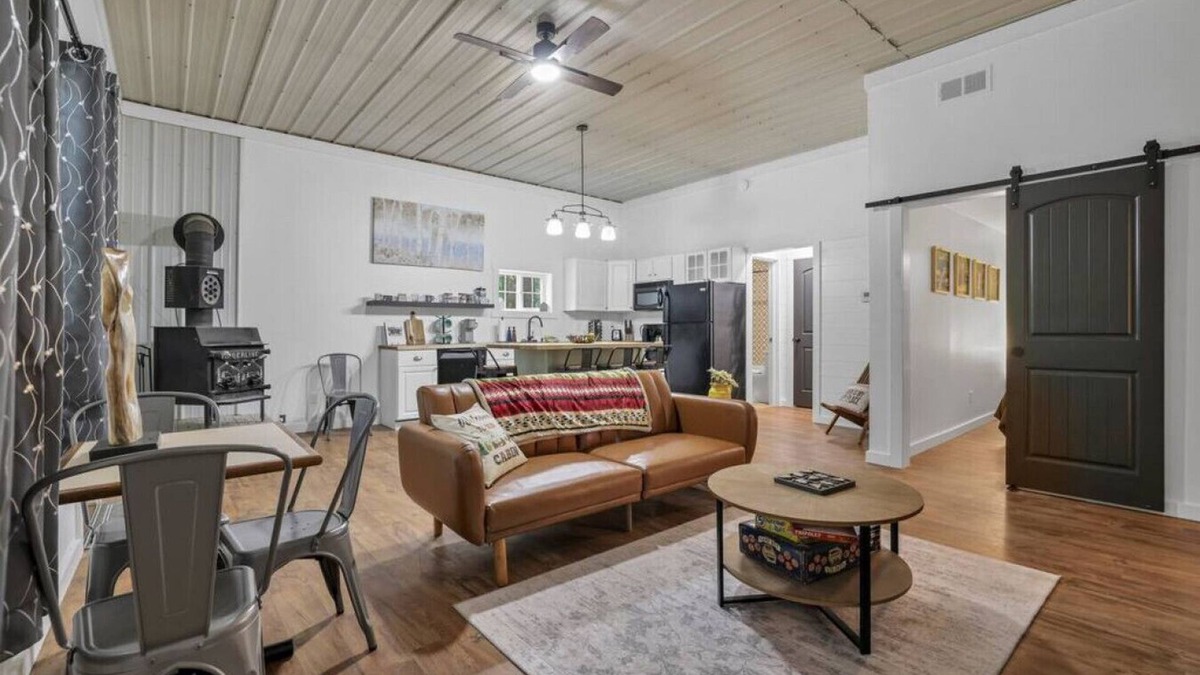 Lancaster House | Gentle Breeze Cabins: The Silver Birch