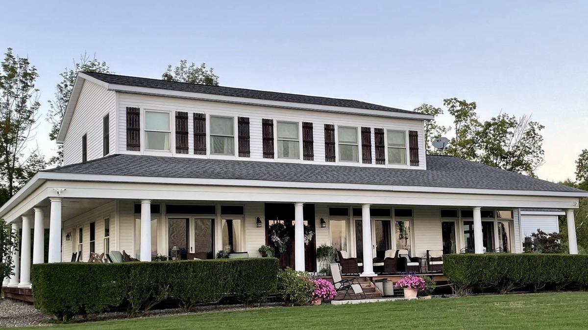 Oak Hill House | Gentleman’s Farm Mountain Views Gourmet Kitchen Fire Pit Hike Ski Sleep 10 Pets!