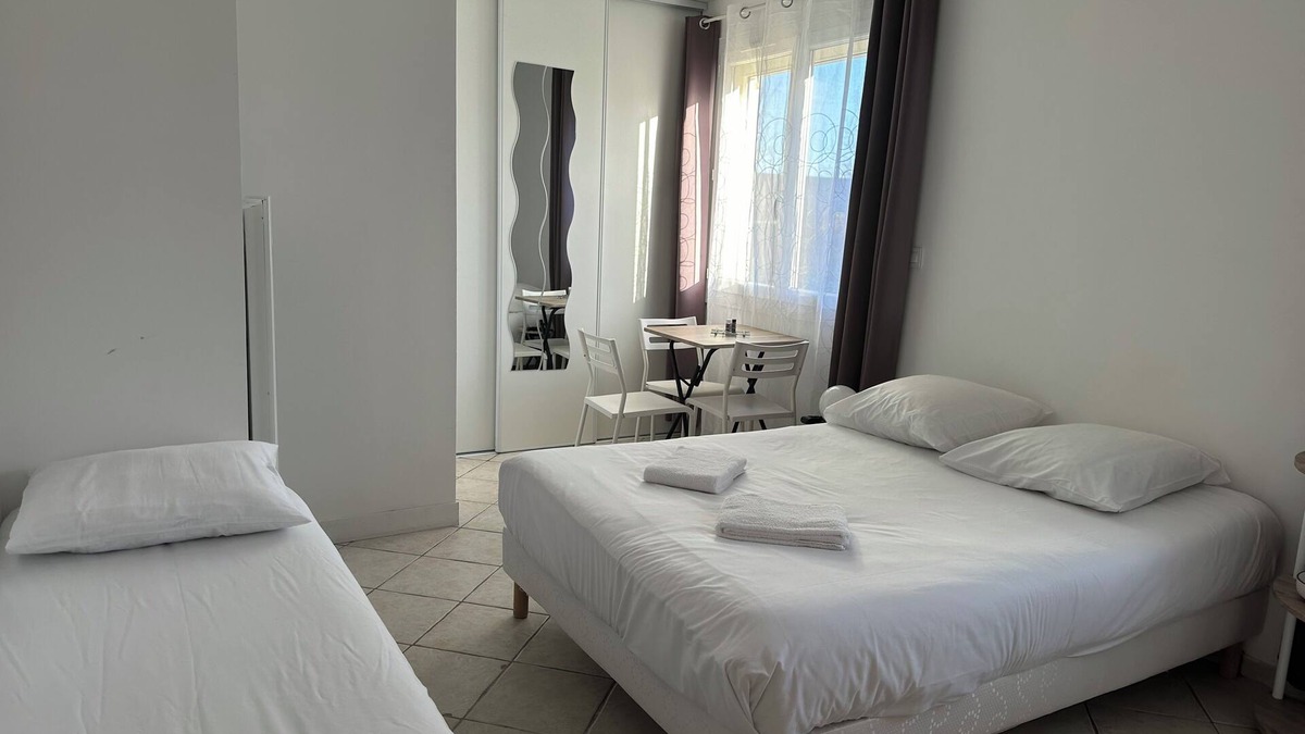 Fondettes Apartment | Gentleness in the heart of the Loire chateaux
