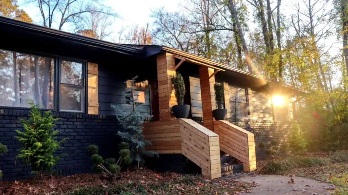Crestline Heights House | Gentry Pines: Huge backyard ~ Loaded Game Room