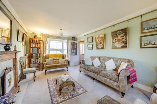 Hingham House | Geoffs Place