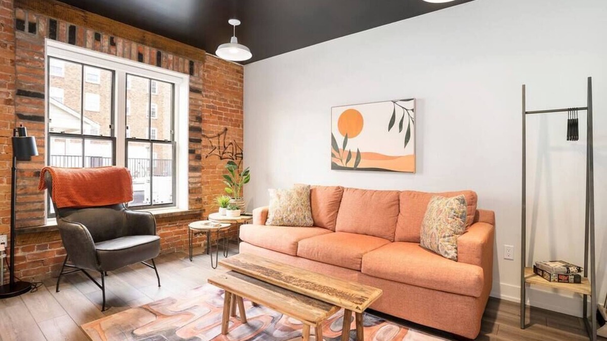 Holland Condo | George 202 Modern 8th Street Condo with Balcony