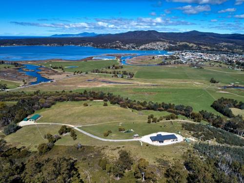 St Helens House | George River Park (House, 100 Acres, Animals, Views)