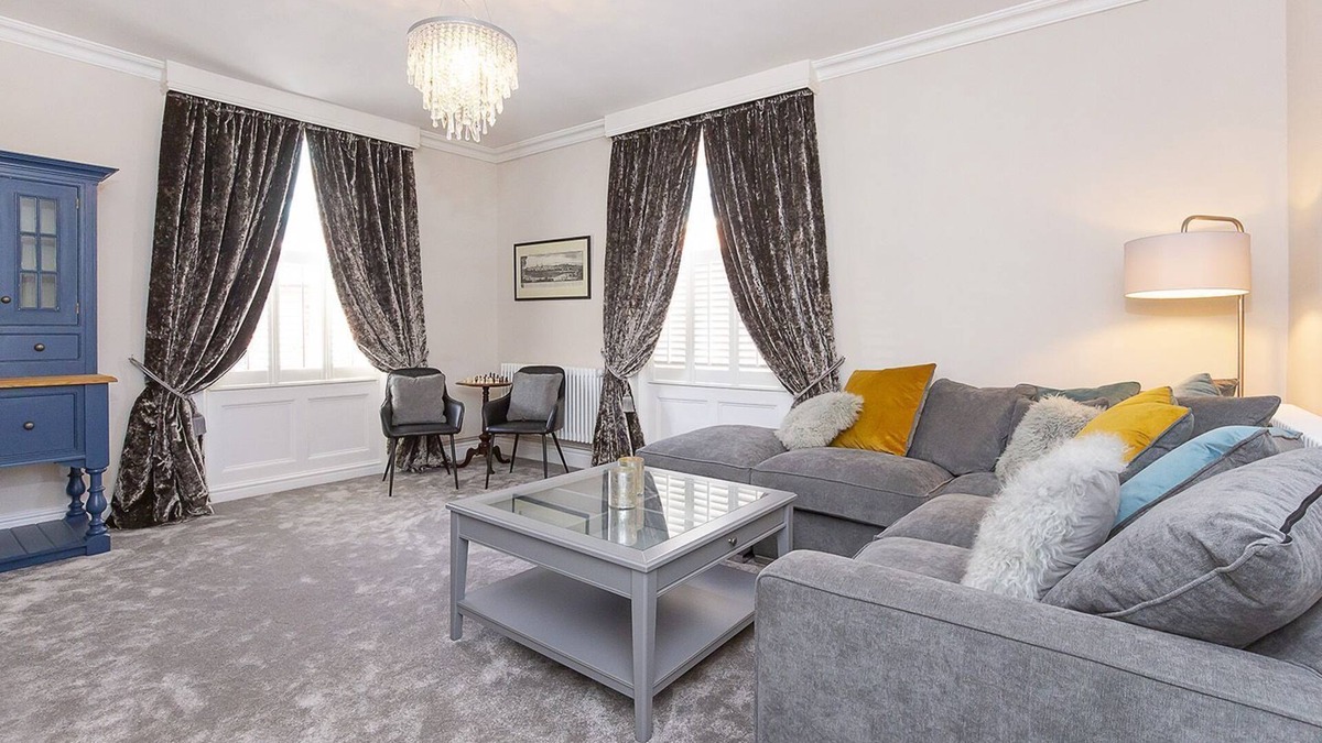 York Cottage | George street Boutique Apartment 1 - sleeps 6 guests in 2 bedrooms