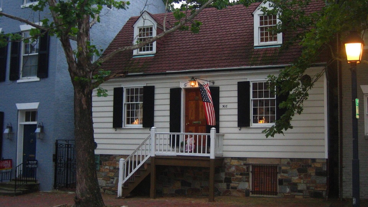 Old Town Alexandria House | George Washington Town House in Old Town Alexandria - Walk to Everything!