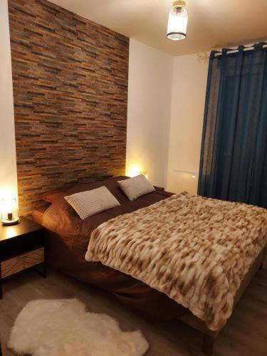 Saint-Georges-sur-Baulche Apartment | Georges, un appartement au look chic rustique