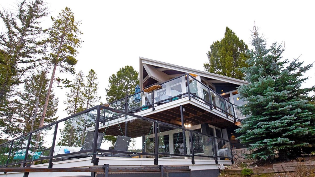 Georgetown House | Georgetown Lake Views! Discovery Ski Area and Lake Shore Minutes Away! Hot Tub!